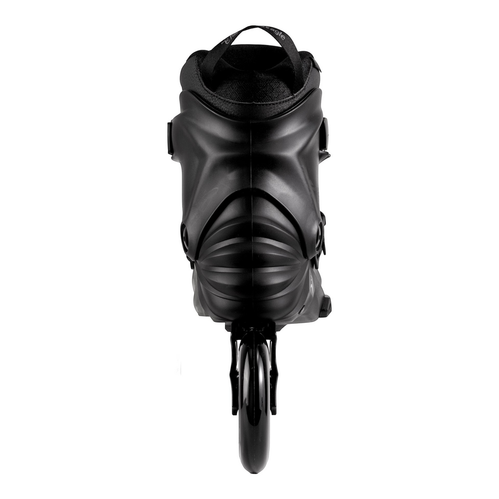 Patins KonRoller FlyingEagle Reaver Pro T110 preto, hardboot urbano com 3 rodas de 110mm, vista traseira.