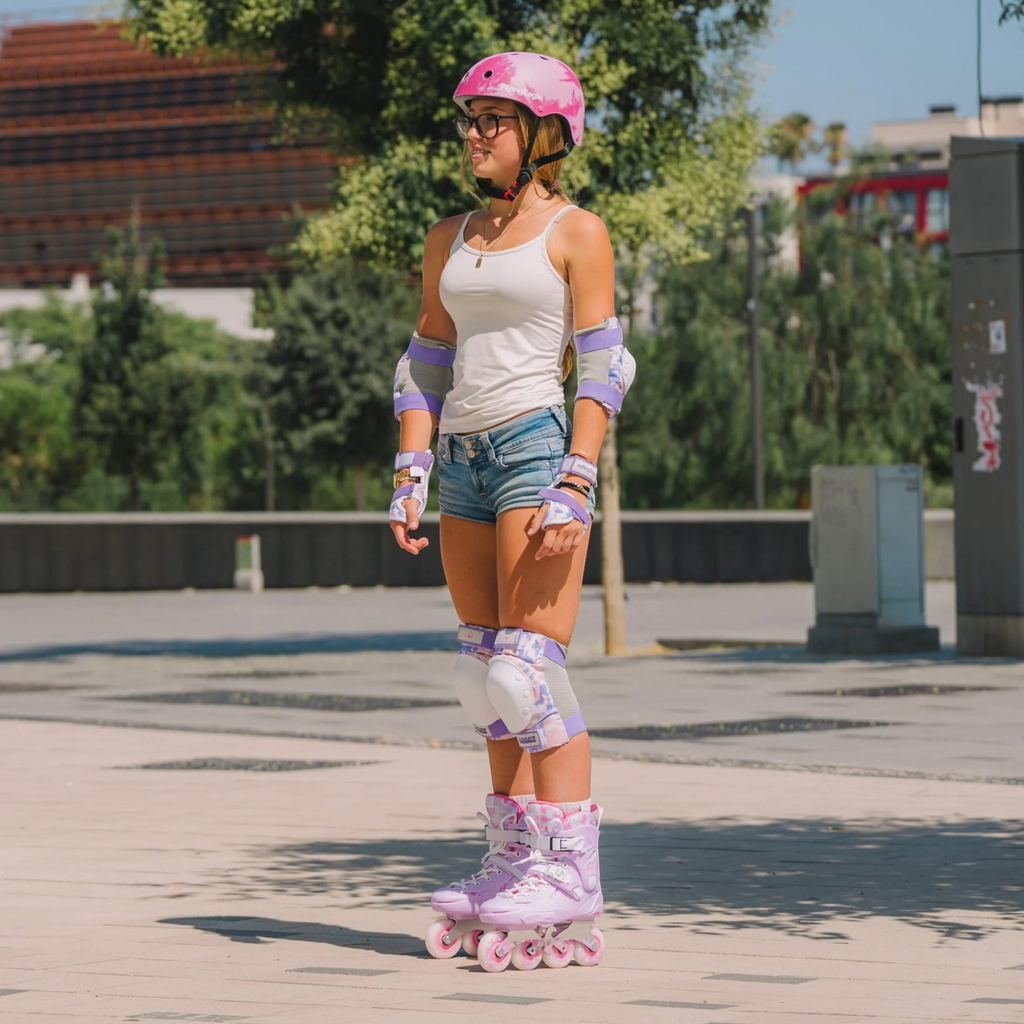 Patinadora com kit de proteção FlyingEagle Cobet 2026 roxo
