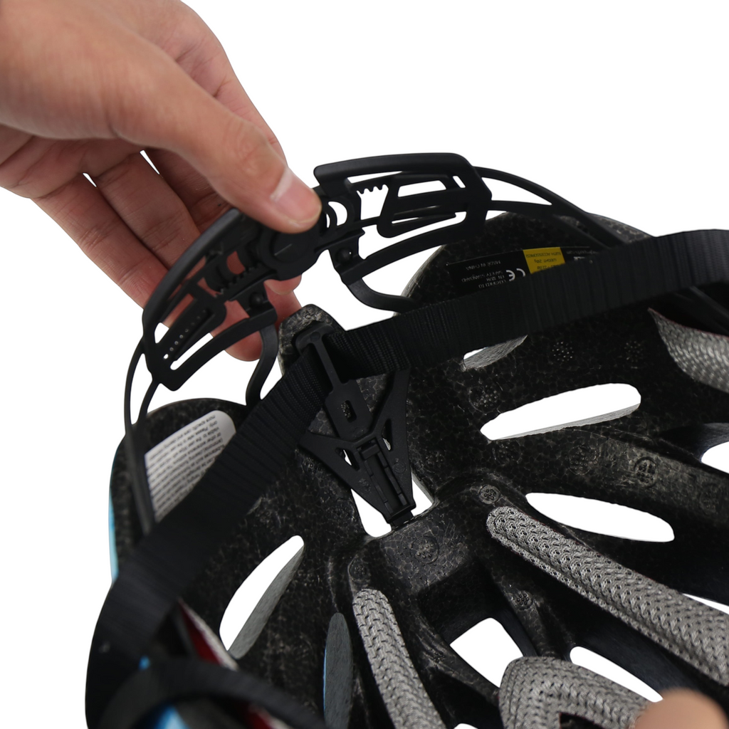 Detalhe interno do capacete KonRoller FlyingEagle Fast Forward mostrando o sistema de ajuste traseiro e forro EPS