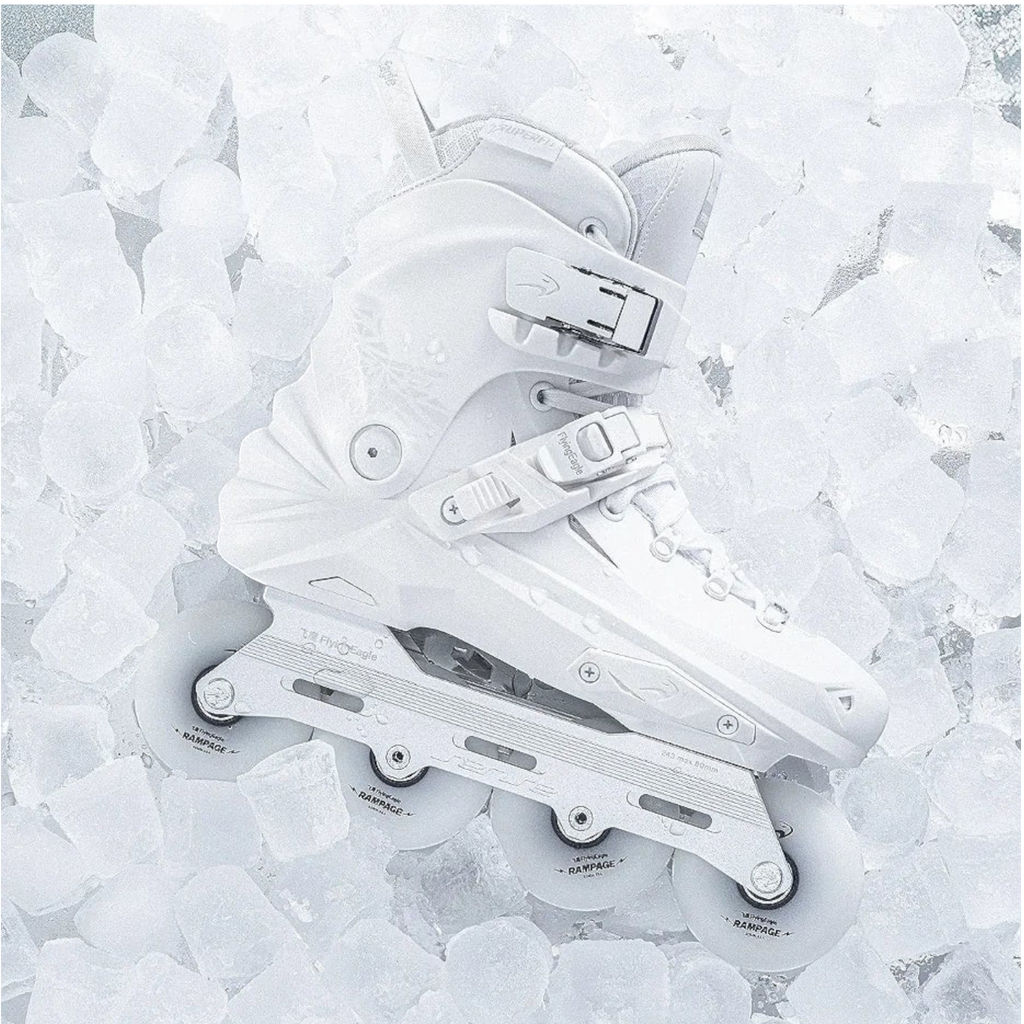 Patins KonRoller FlyingEagle Reaver Pro S7680 branco, vista lateral.